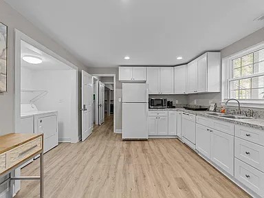 Lower-level kitchen